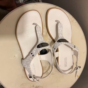 Michael Kors logo plaque  sandal woman 7.5 white